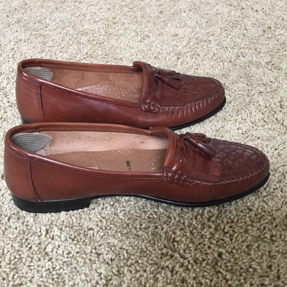 Men’s Lord & Taylor Tassel Dress shoes - Picture 3 of 5